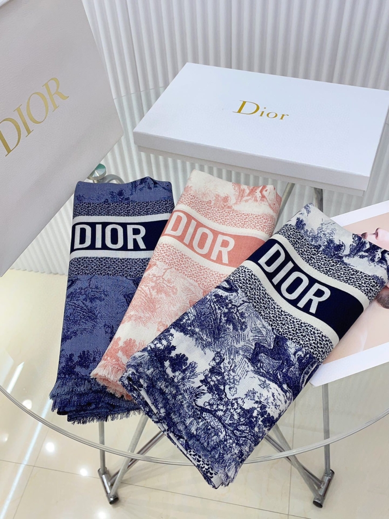 CHRISTIAN DIOR